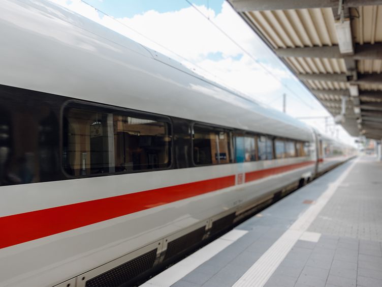ICE am Augsburger Hauptbahnhof